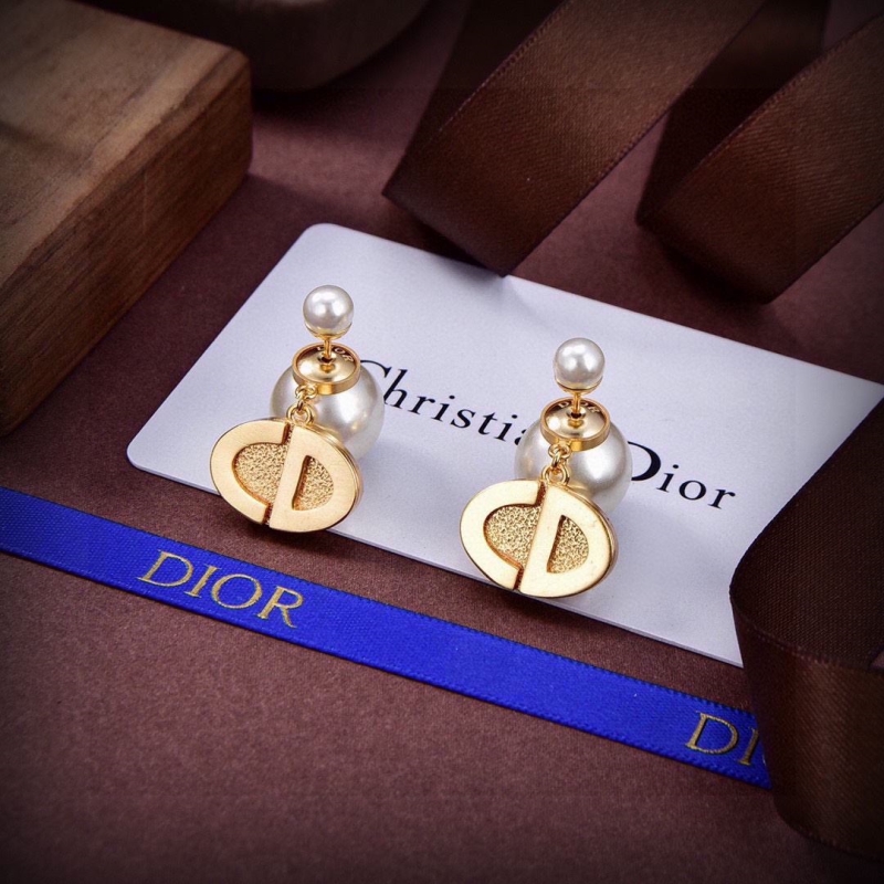 chr1st1an D10r earrings
